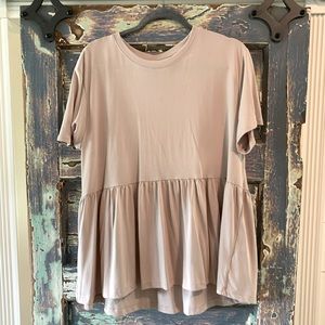 American Eagle top, light mauve in color. Super soft